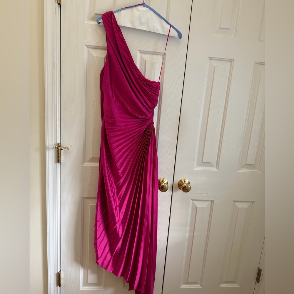 Vici Fuchsia One-Shoulder Dress